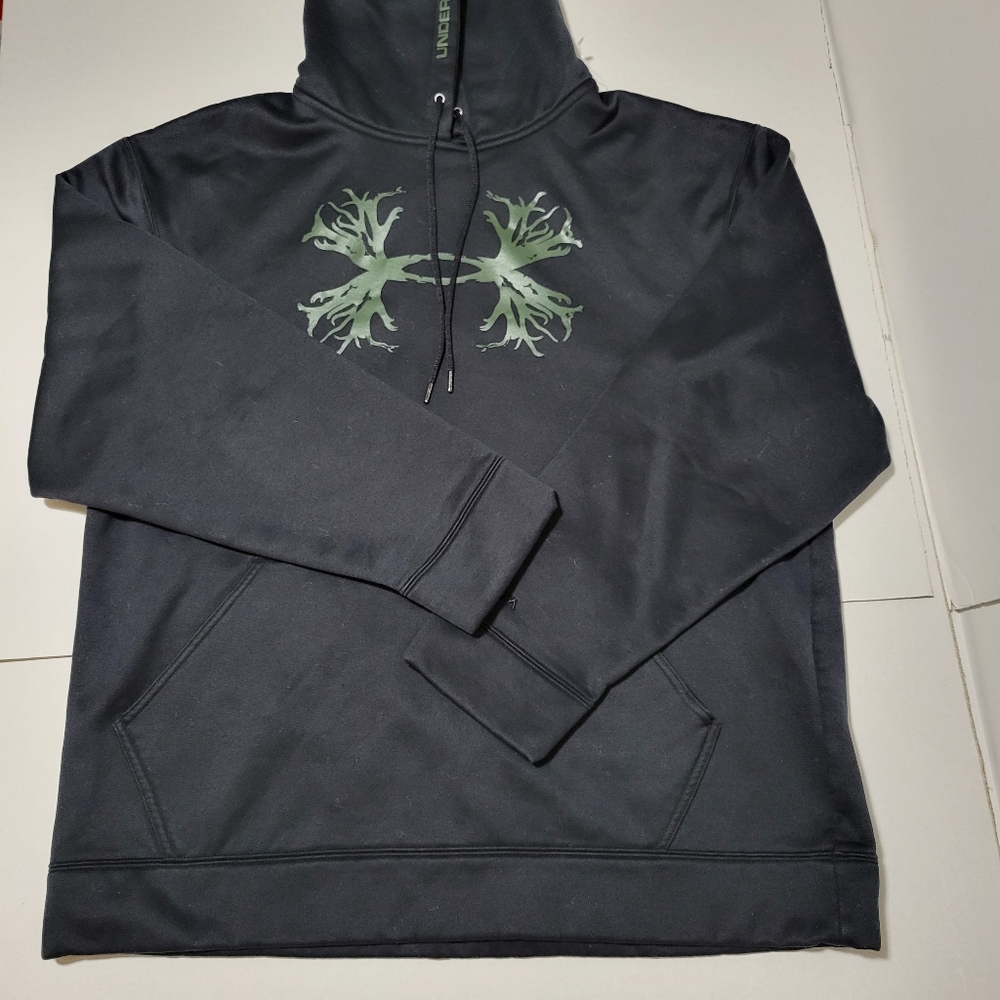 Under armour pullover hooded sweater.
